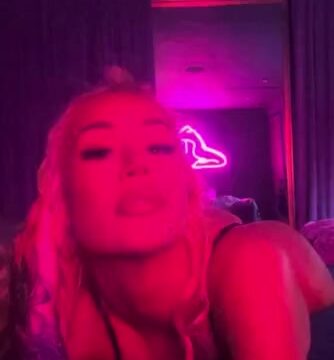 Iggy Azalea porn video bikini sexsy teasing