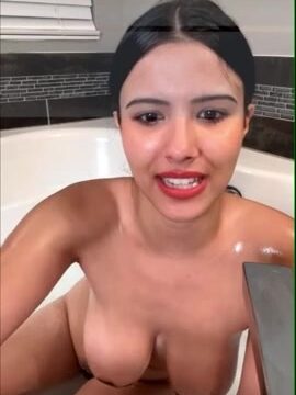 Strawberrytabby onlyfans leak – masturbate in bath with dildo