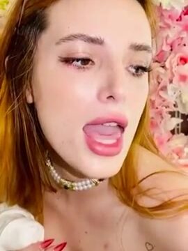 Bella Thorne porn video handbra nipslip